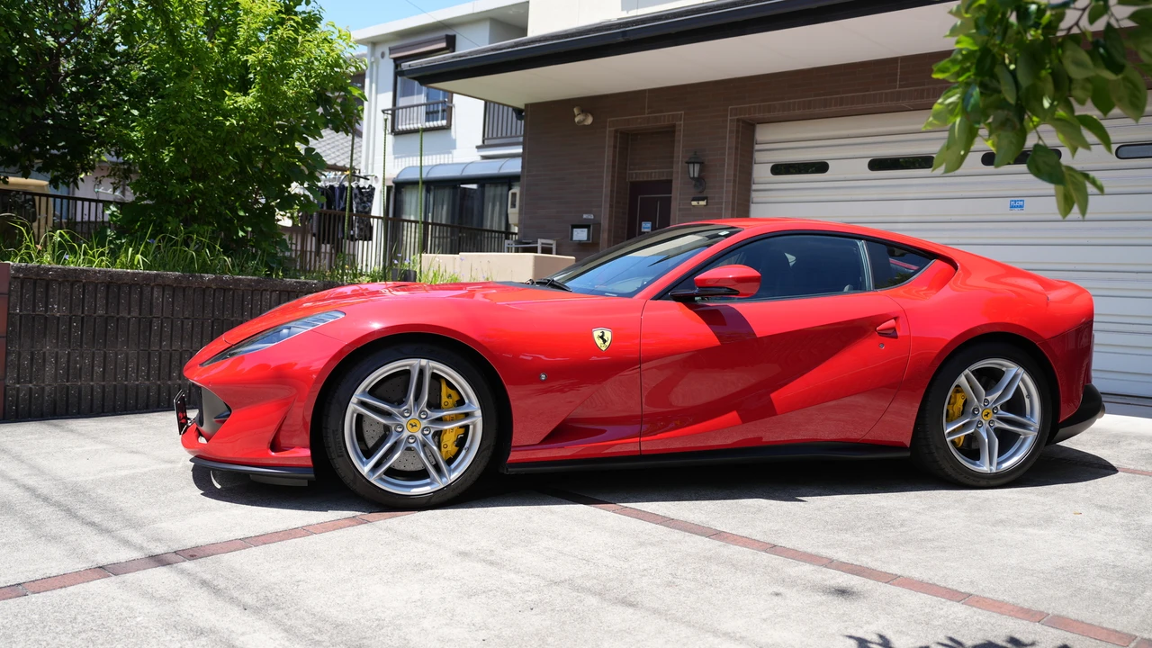 2020 Ferrari 812 Superfast - Image 11 of 31