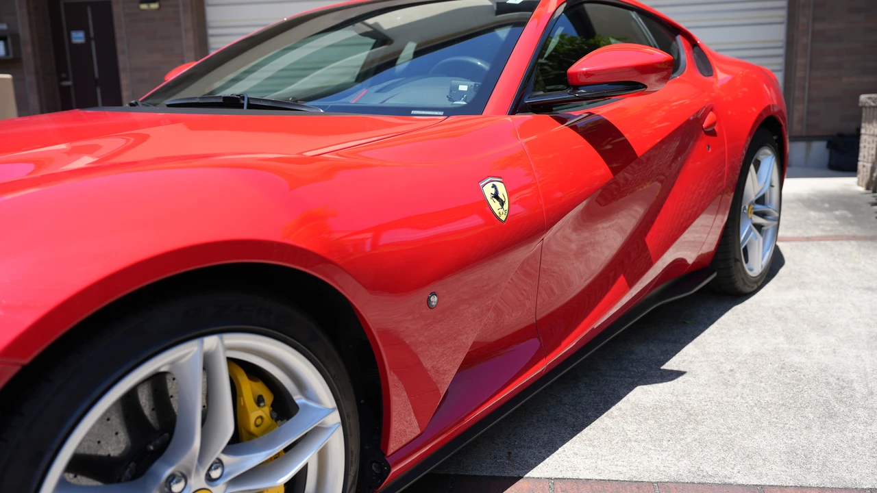 2020 Ferrari 812 Superfast - Image 27 of 31