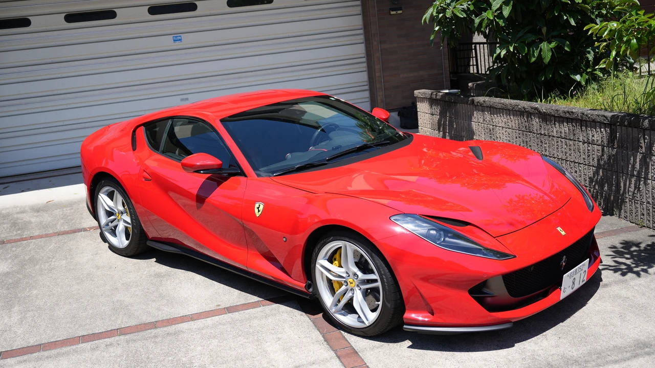 2020 Ferrari 812 Superfast - Image 14 of 31