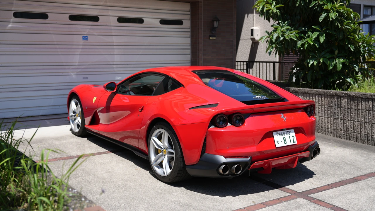 2020 Ferrari 812 Superfast - Image 16 of 31