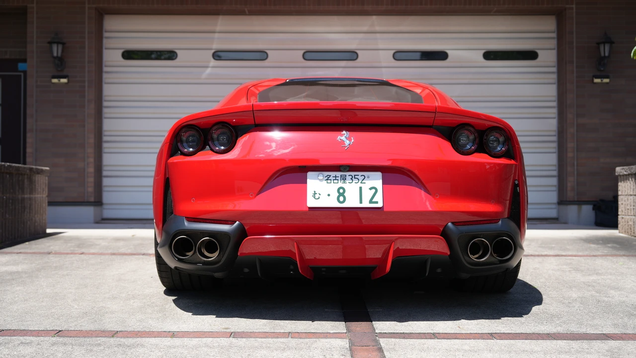 2020 Ferrari 812 Superfast - Image 18 of 31