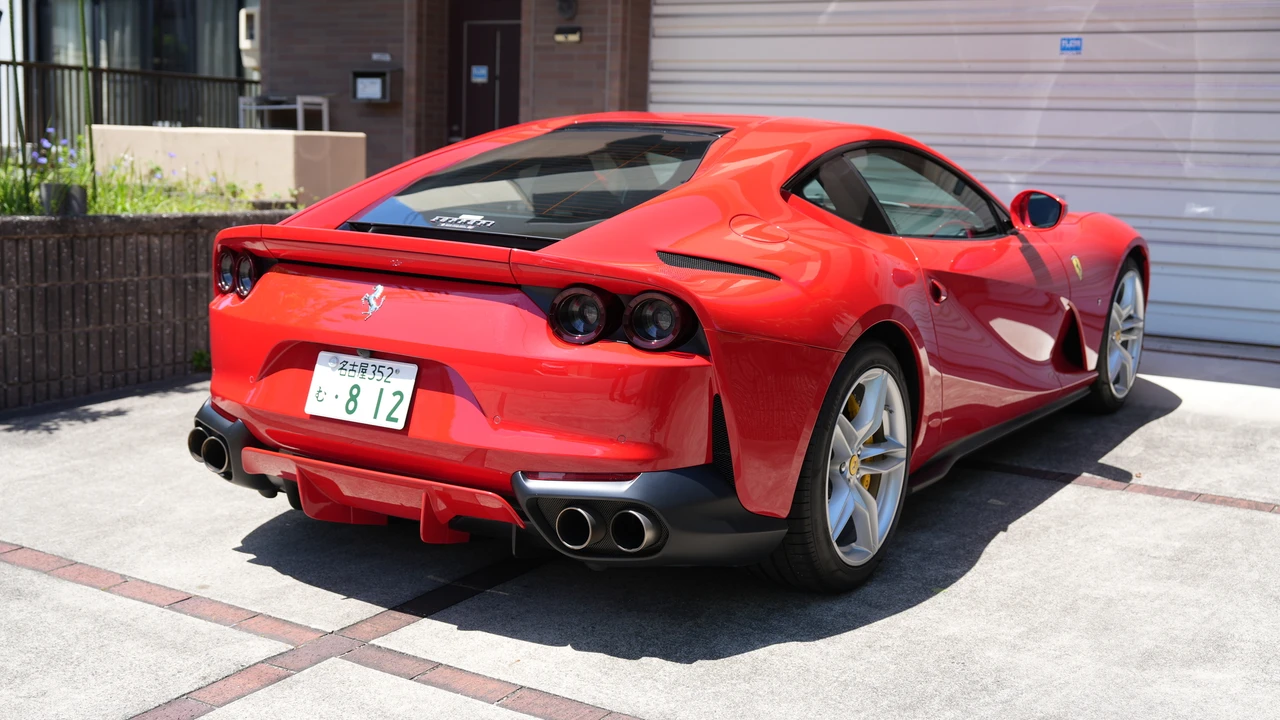 2020 Ferrari 812 Superfast - Image 19 of 31
