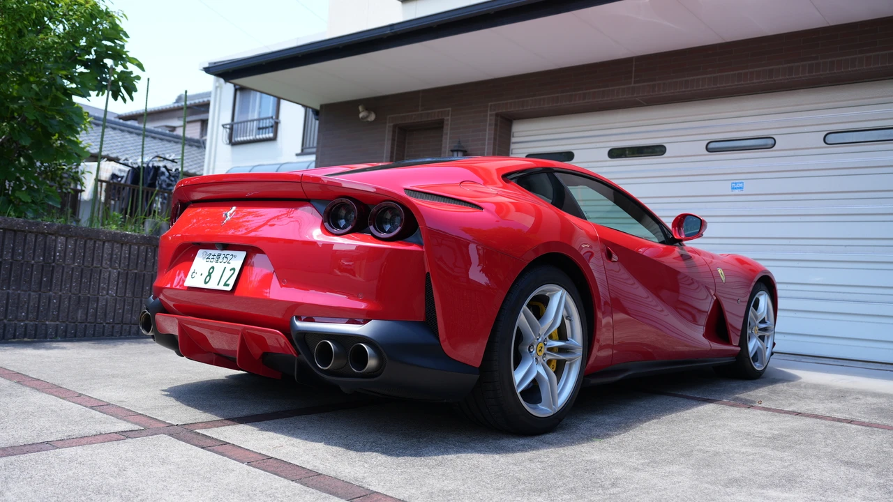 2020 Ferrari 812 Superfast - Image 20 of 31