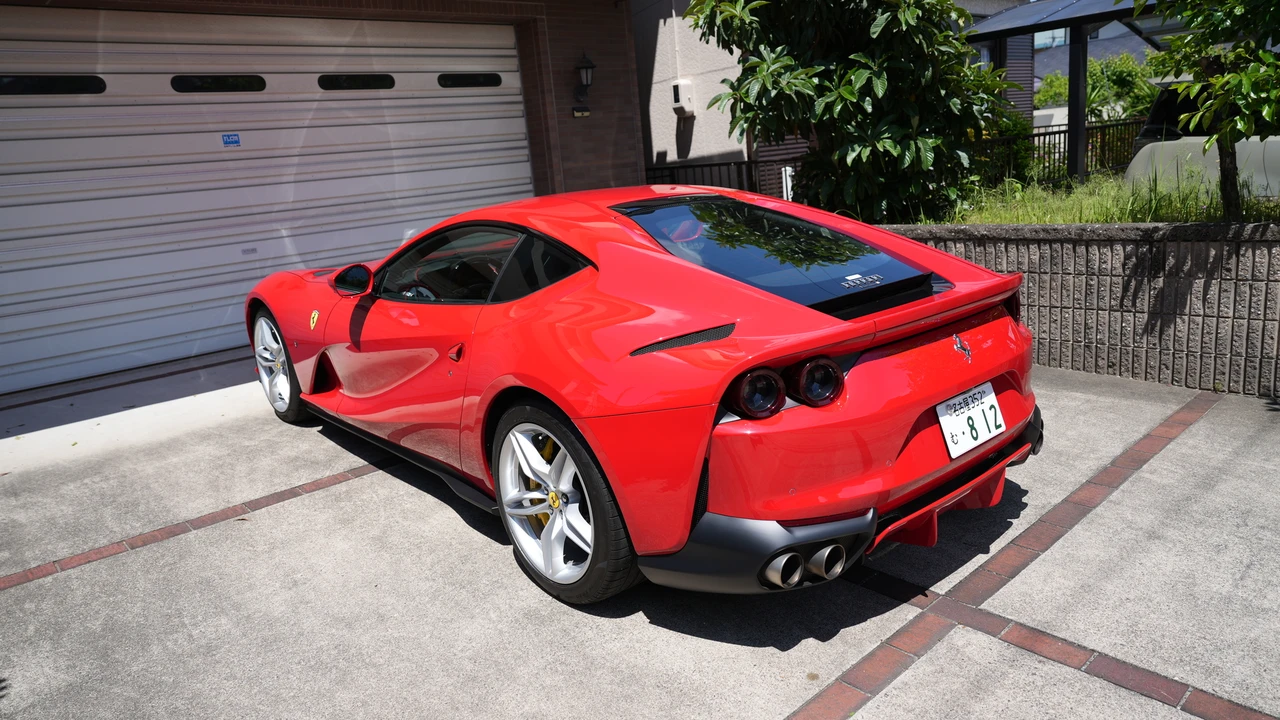 2020 Ferrari 812 Superfast - Image 21 of 31