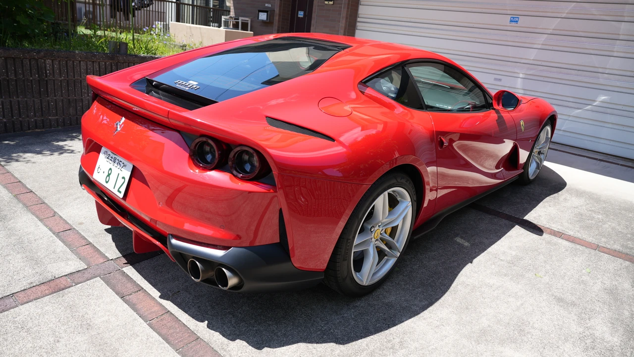 2020 Ferrari 812 Superfast - Image 22 of 31