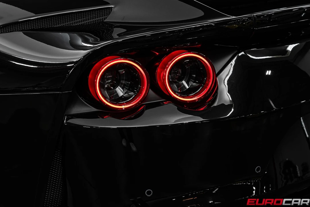 2020 Ferrari 812 Superfast - Image 21 of 31