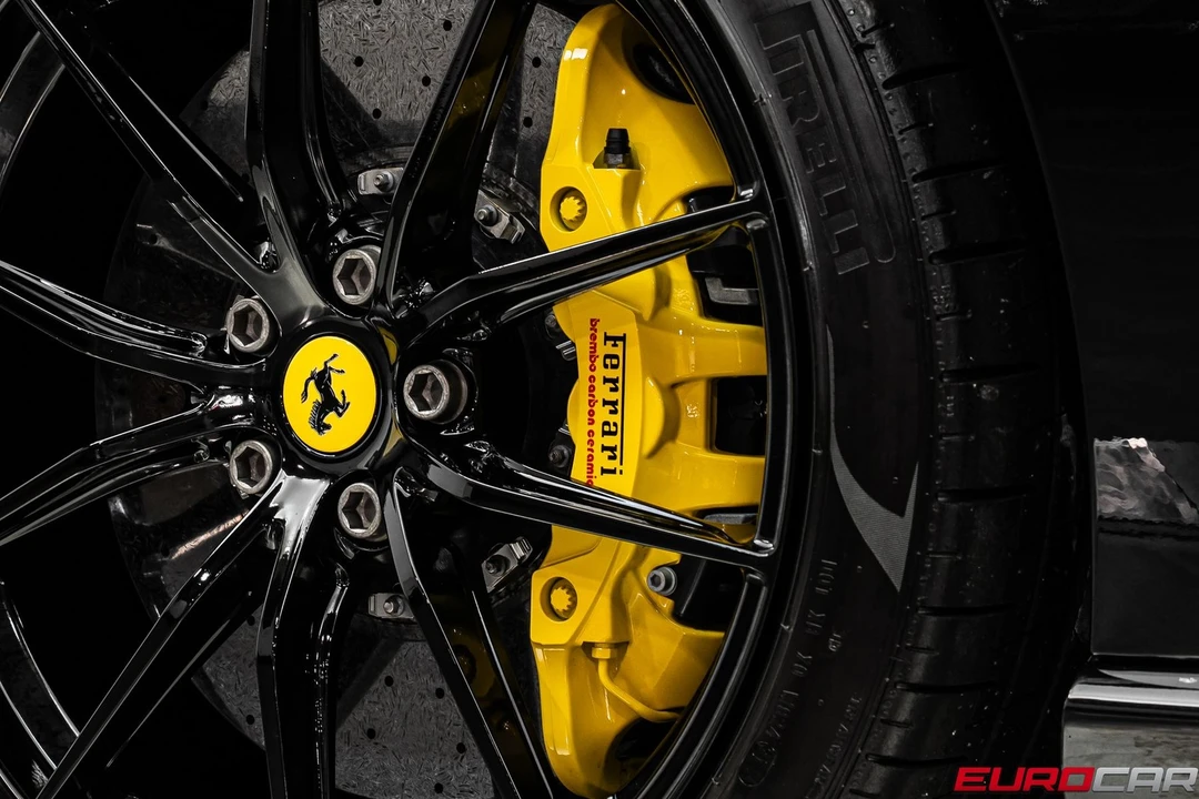 2020 Ferrari 812 Superfast - Image 25 of 31