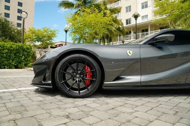2020 Ferrari 812 Superfast - Image 17 of 31