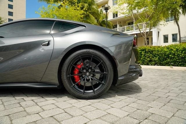 2020 Ferrari 812 Superfast - Image 20 of 31