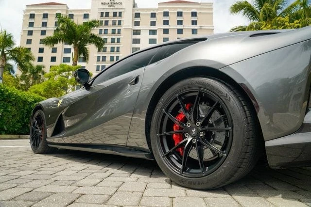 2020 Ferrari 812 Superfast - Image 22 of 31