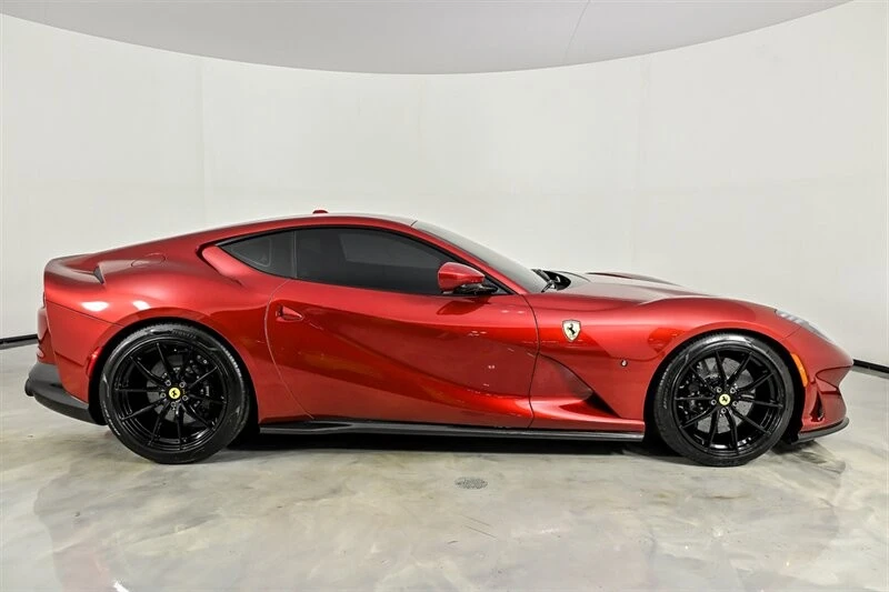 2020 Ferrari 812 Superfast - Image 17 of 31
