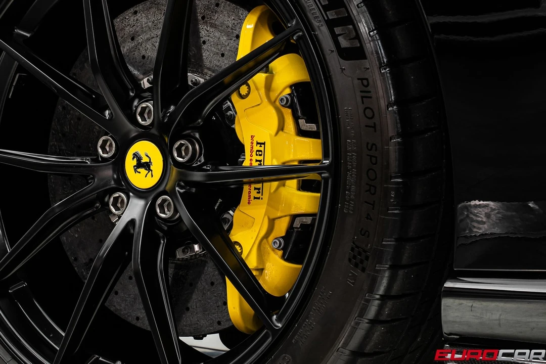 2020 Ferrari 812 Superfast - Image 28 of 31