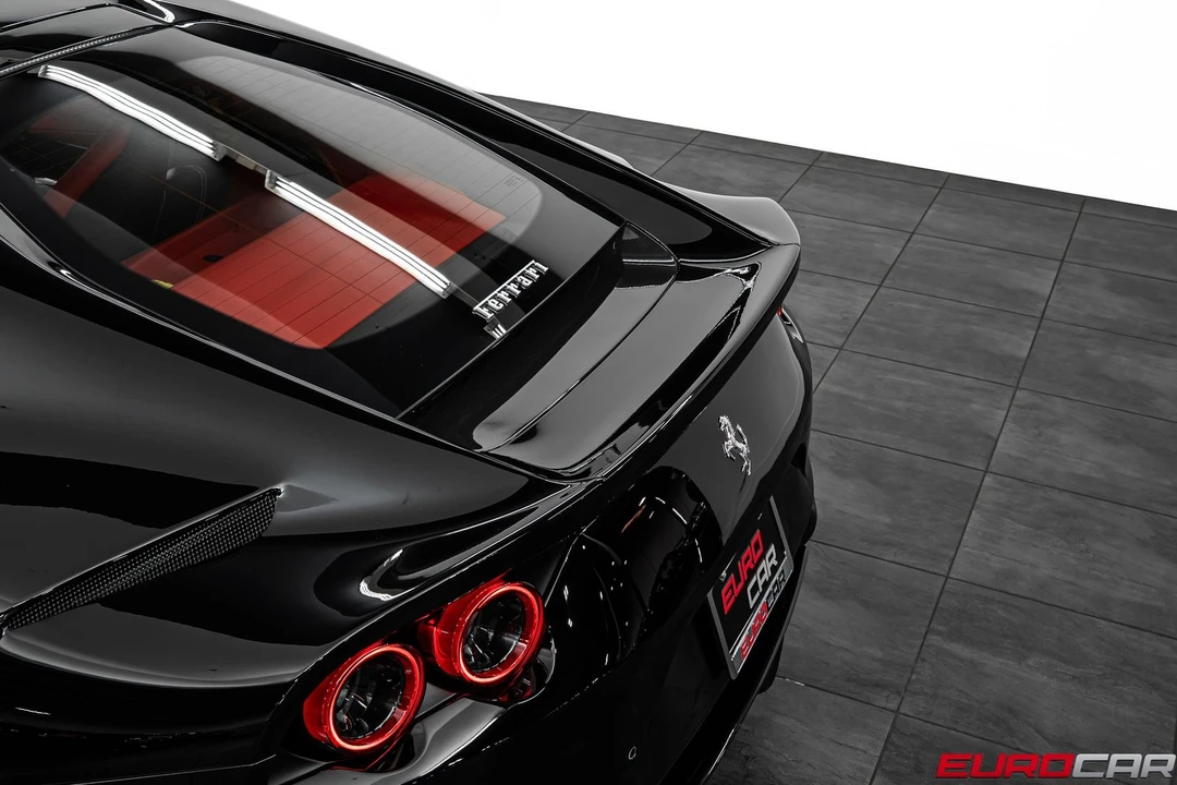 2020 Ferrari 812 Superfast - Image 21 of 31