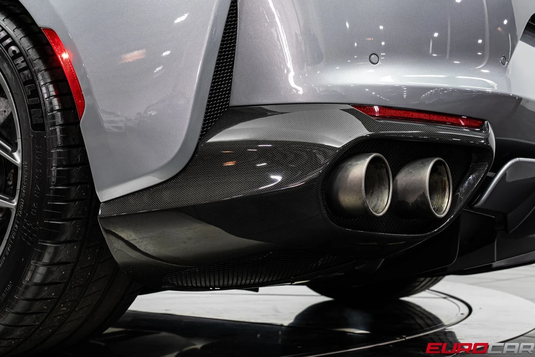 2020 Ferrari 812 Superfast - Image 27 of 31