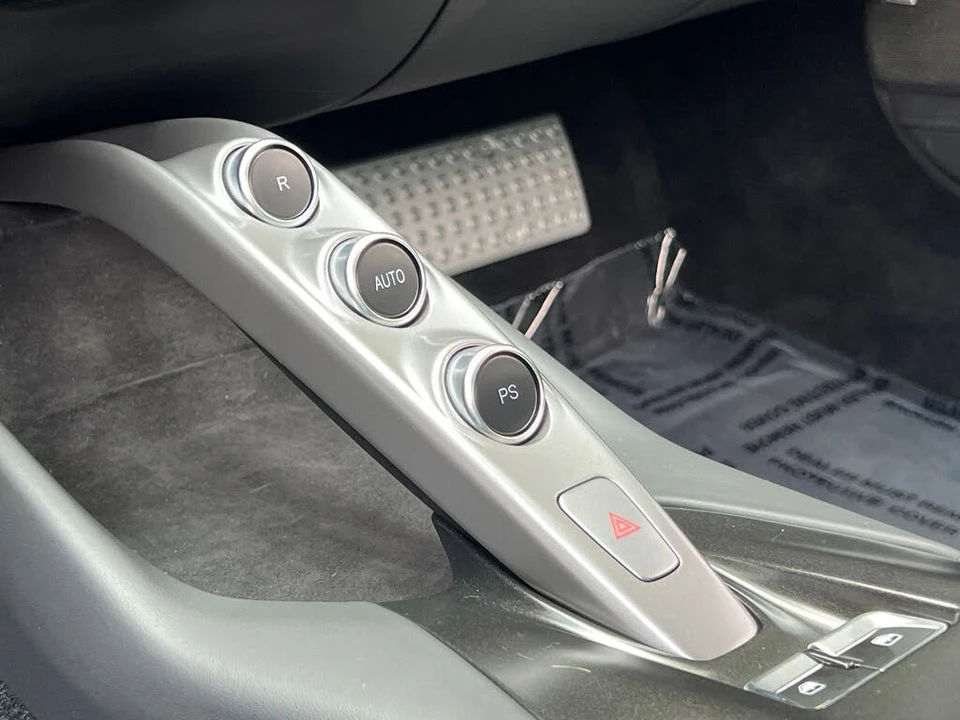 2020 Ferrari 812 Superfast - Image 28 of 31