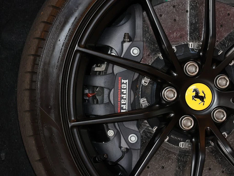 2020 Ferrari 812 Superfast - Image 8 of 31
