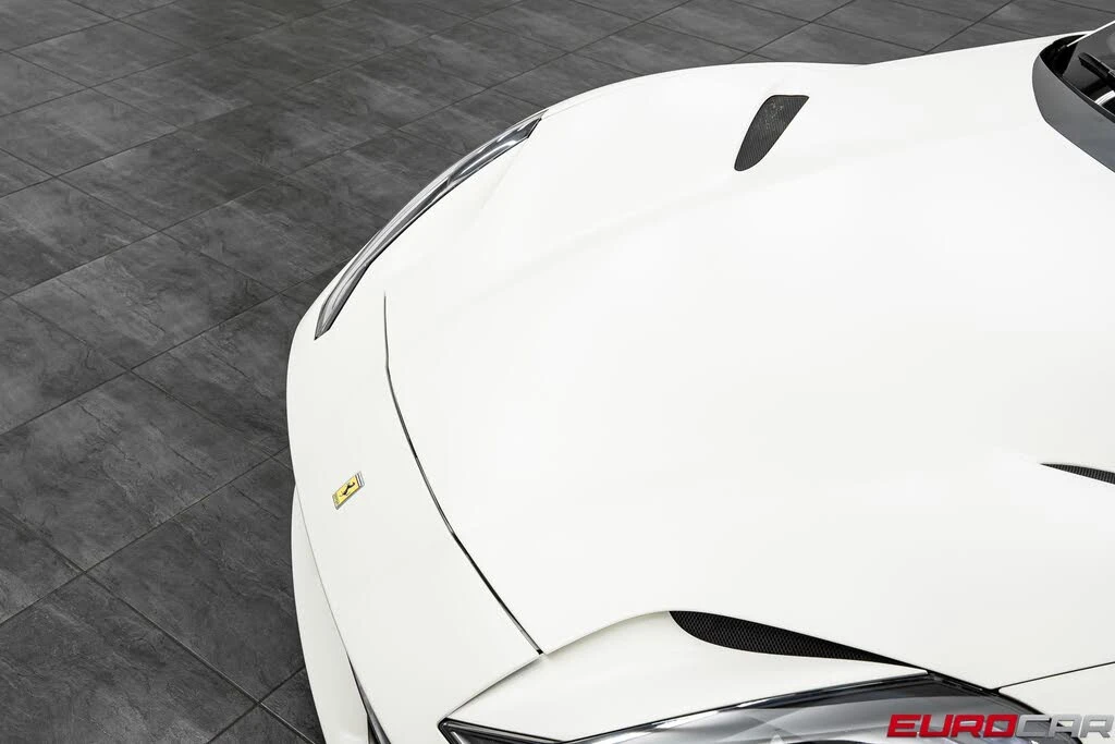 2020 Ferrari 812 Superfast - Image 9 of 31