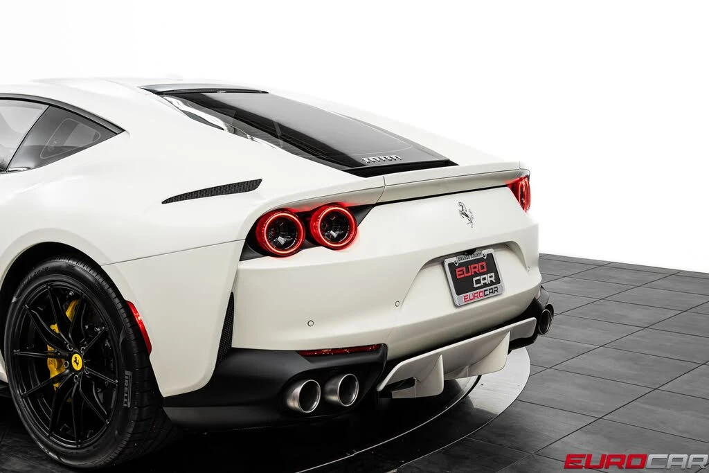 2020 Ferrari 812 Superfast - Image 17 of 31