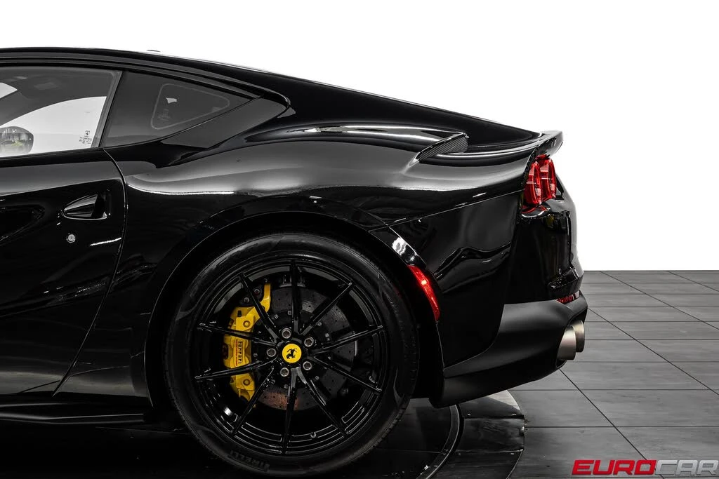 2020 Ferrari 812 Superfast - Image 16 of 31
