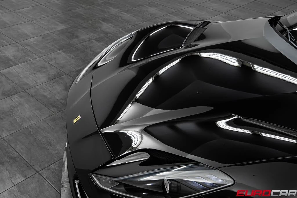 2020 Ferrari 812 Superfast - Image 9 of 31