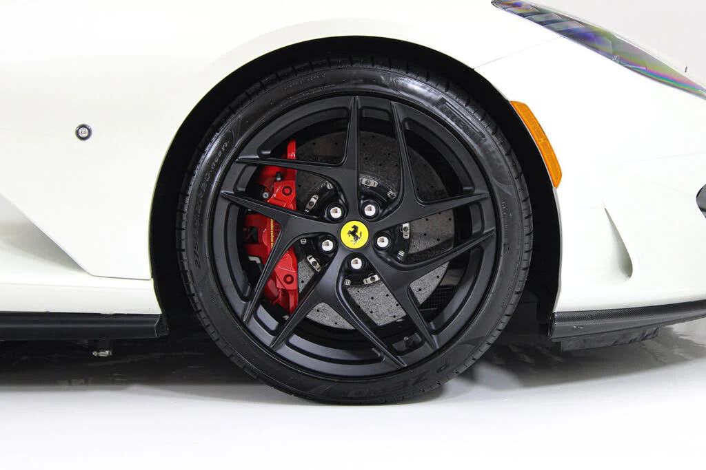 2020 Ferrari 812 Superfast - Image 22 of 31