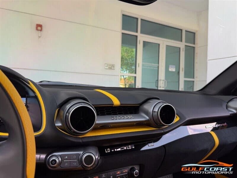 2020 Ferrari 812 Superfast - Image 15 of 31