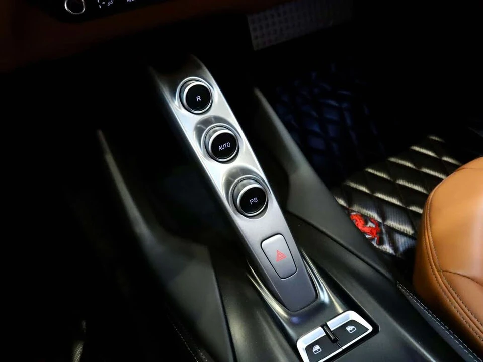 2020 Ferrari 812 Superfast - Image 27 of 31