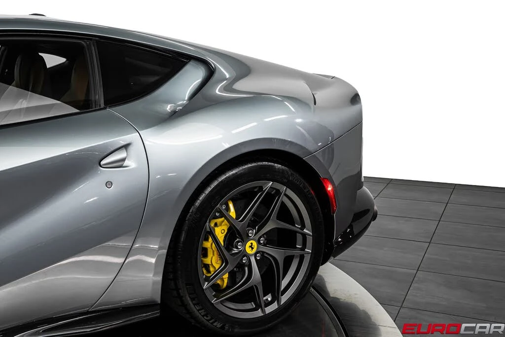 2020 Ferrari 812 Superfast - Image 17 of 31