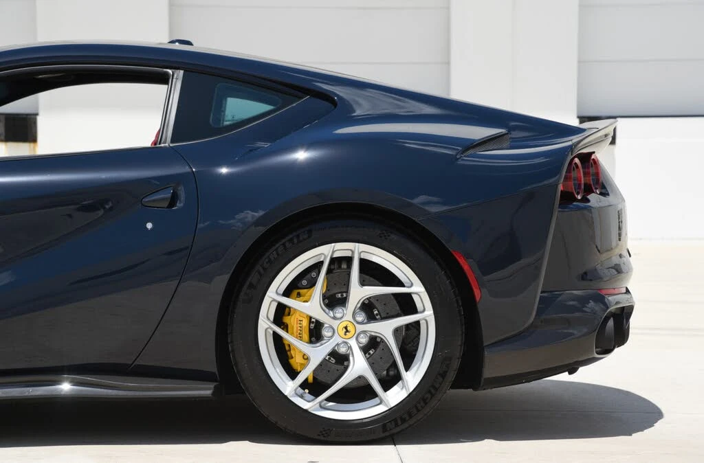 2020 Ferrari 812 Superfast - Image 17 of 31