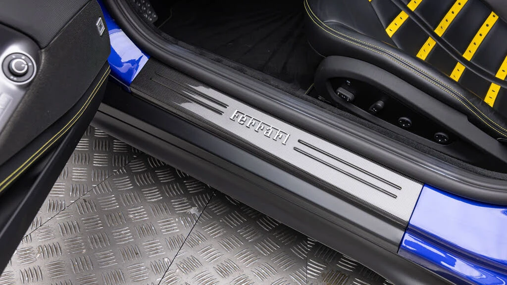 2020 Ferrari 812 Superfast - Image 17 of 31
