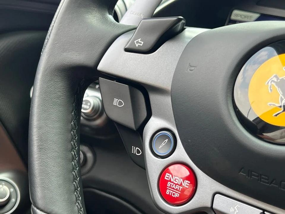 2020 Ferrari 812 Superfast - Image 23 of 31