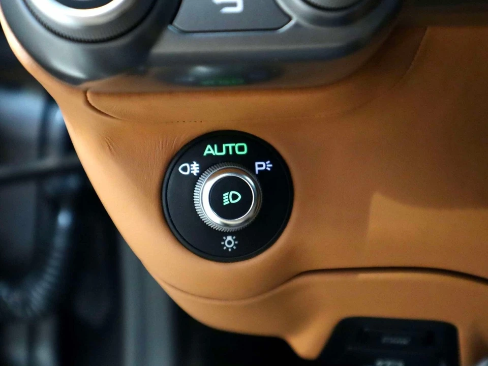 2020 Ferrari 812 Superfast - Image 26 of 31