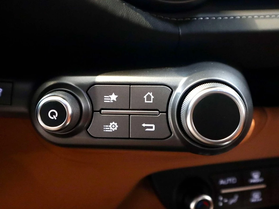 2020 Ferrari 812 Superfast - Image 28 of 31