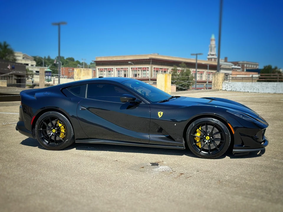 2020 Ferrari 812 Superfast - Image 10 of 31