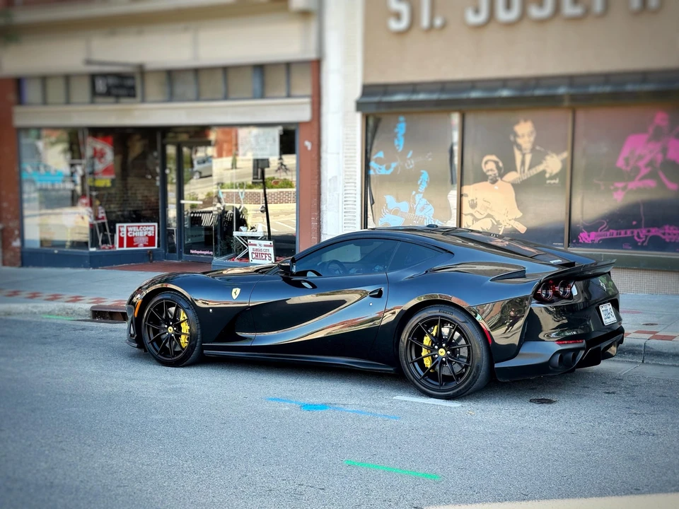2020 Ferrari 812 Superfast - Image 15 of 31