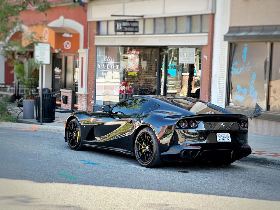2020 Ferrari 812 Superfast - Image 17 of 31