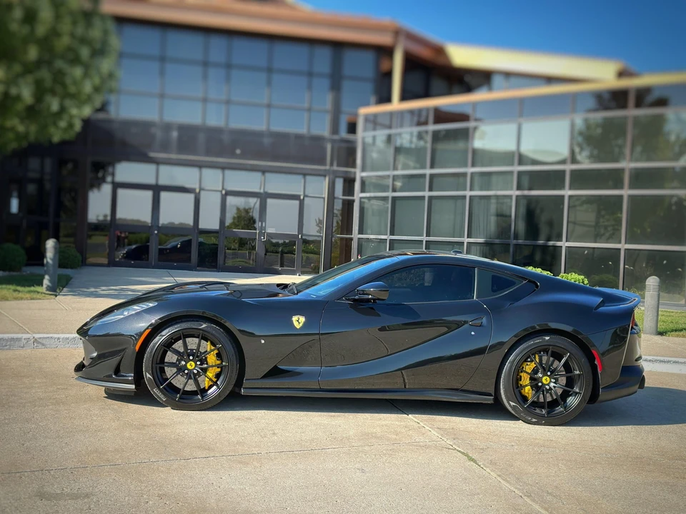 2020 Ferrari 812 Superfast - Image 19 of 31