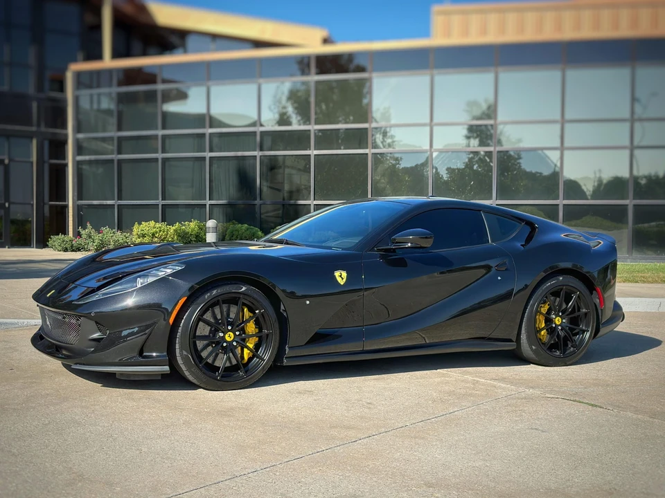 2020 Ferrari 812 Superfast - Image 18 of 31