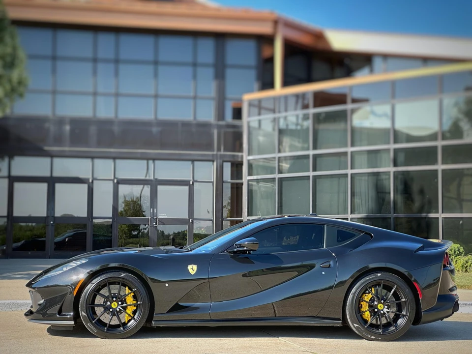 2020 Ferrari 812 Superfast - Image 21 of 31
