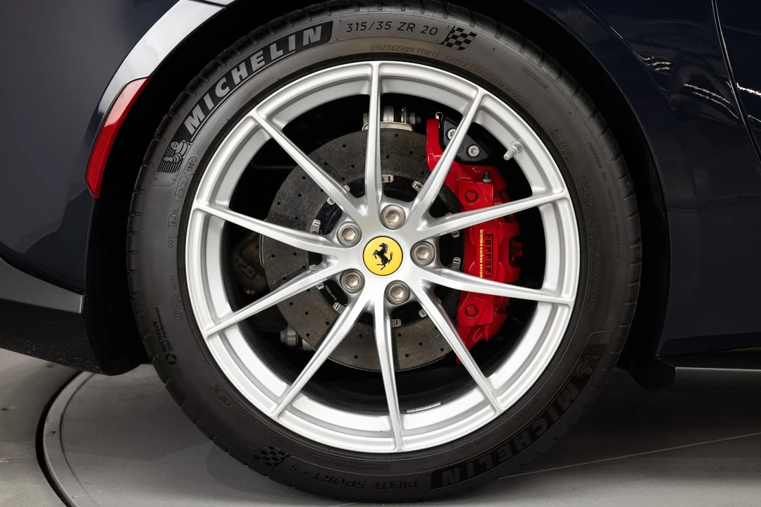 2020 Ferrari 812 Superfast - Image 14 of 31