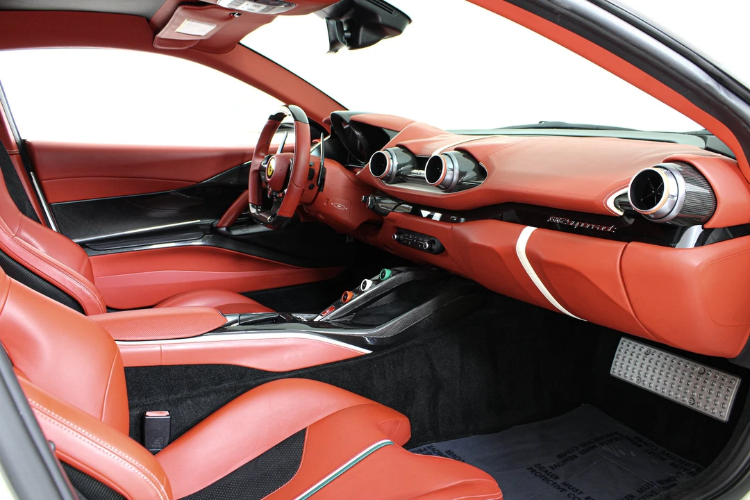 2020 Ferrari 812 Superfast - Image 23 of 31