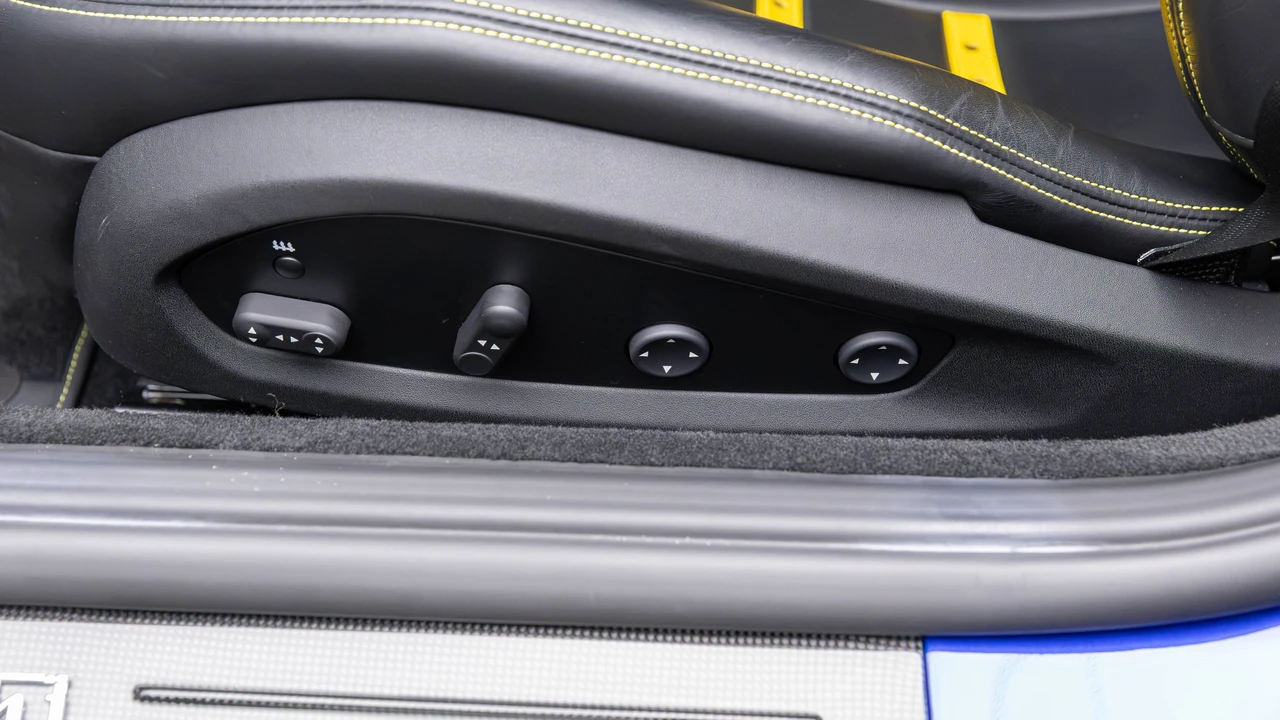 2020 Ferrari 812 Superfast - Image 18 of 31