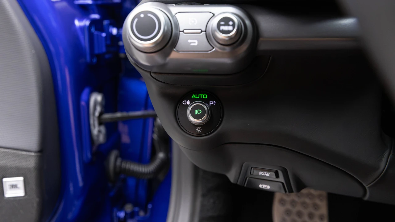 2020 Ferrari 812 Superfast - Image 30 of 31