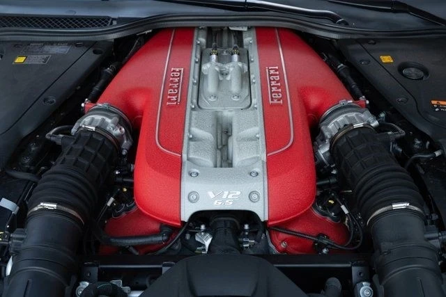 2020 Ferrari 812 Superfast - Image 16 of 21