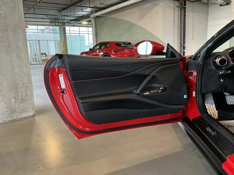 2020 Ferrari 812 Superfast - Image 17 of 25