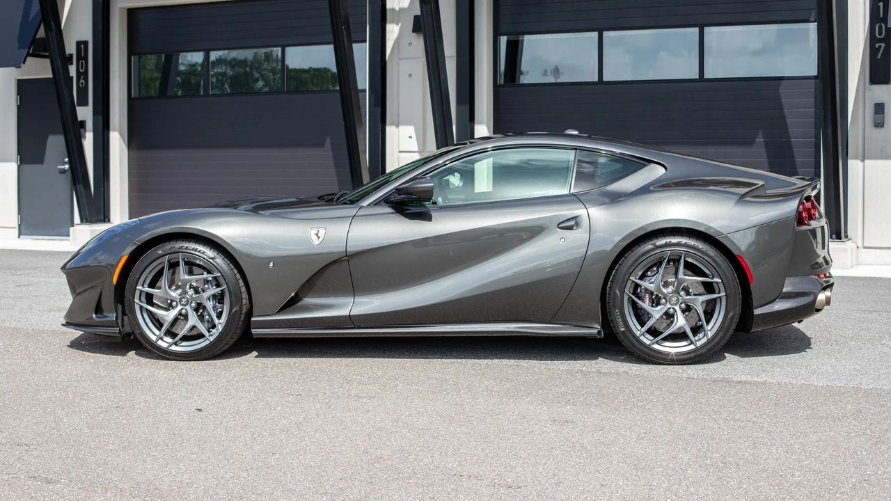 2020 Ferrari 812 Superfast - Image 5 of 31