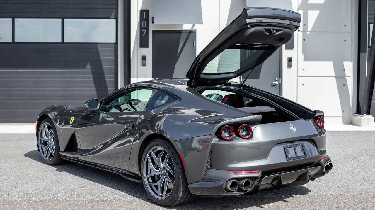 2020 Ferrari 812 Superfast - Image 16 of 31