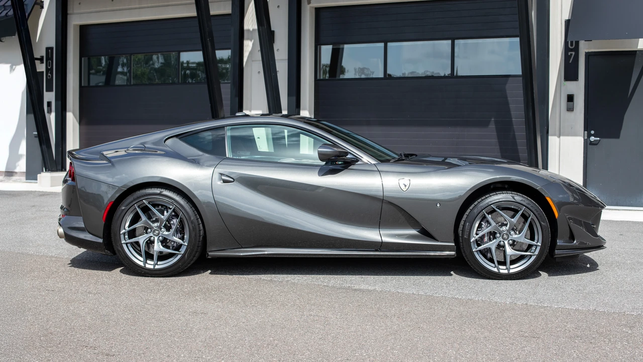 2020 Ferrari 812 Superfast - Image 8 of 31