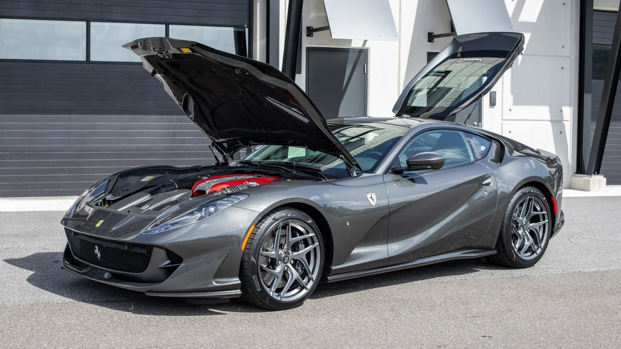 2020 Ferrari 812 Superfast - Image 15 of 31