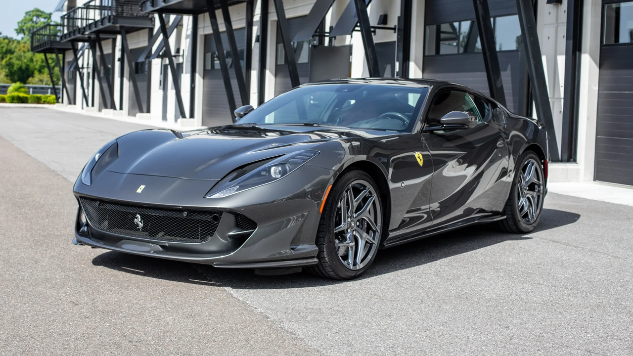 2020 Ferrari 812 Superfast - Image 11 of 31